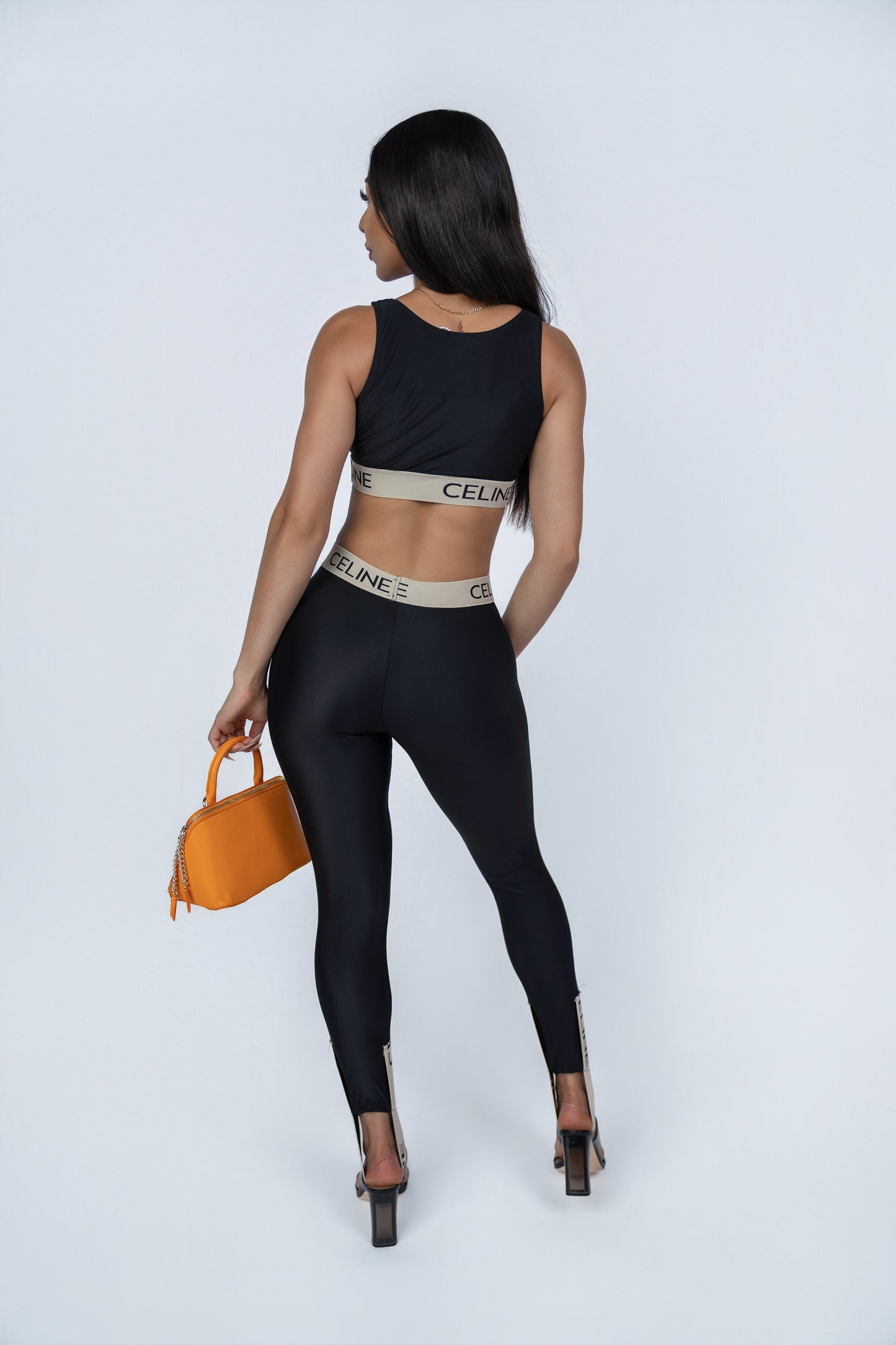 Linette -off set